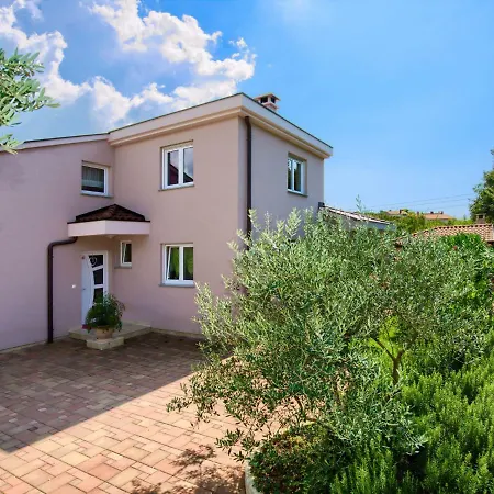 Holiday home Holiday Home Villa Ivana Stinjan